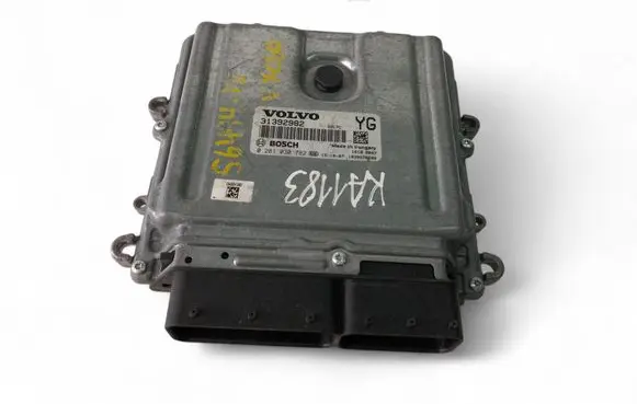 Volvo XC70 Engine control unit/module ECU 31392982 0281030782