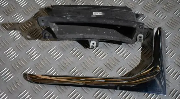 BMW 7 G11 G12 Fender mounting bracket