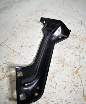 Audi Q5 SQ5 Fender mounting bracket