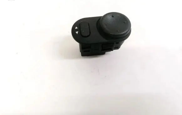 Opel Vectra B Wing mirror switch 09226861 1193R