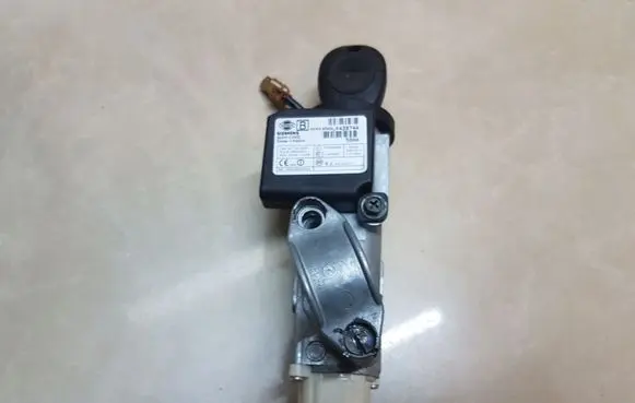 Nissan X-Trail T30 Ignition lock 28590C9902