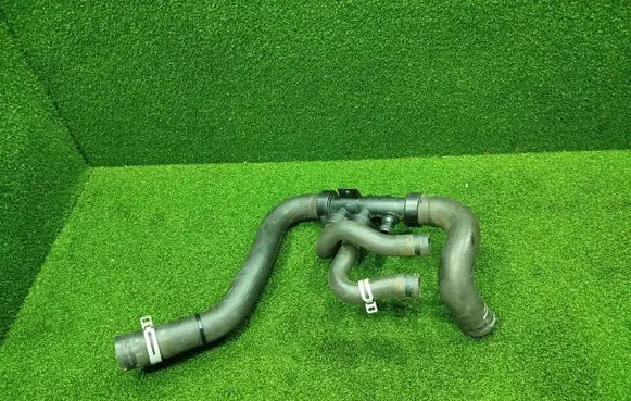 Renault Espace V (RFC) Engine coolant pipe/hose 215011683R