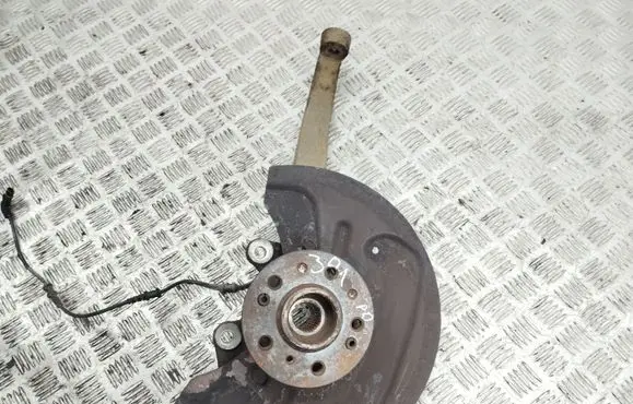 Mercedes-Benz R W251 Front wheel hub