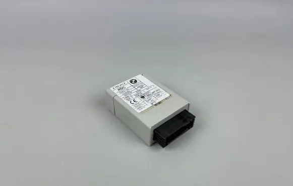 BMW 5 E39 Tire pressure control unit 67513719 6751371