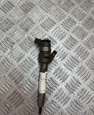 BMW 3 E90 E91 Fuel injector 7798446 0445110601