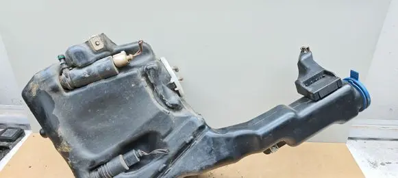 Mercedes-Benz C W204 Windshield washer fluid reservoir/tank A204869