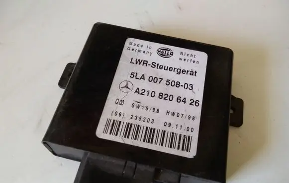 Mercedes-Benz E W210 Light module LCM A2108206426 5LA00750803