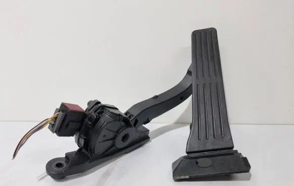 KIA Ceed Accelerator throttle pedal 32700A6100 327003XXXX A10032700A6100