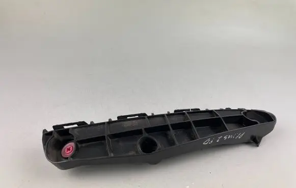 Front bumper mounting bracket
