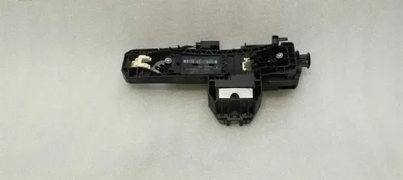 Mercedes-Benz CLS C218 X218 Front door exterior handle/bracket A2047602334