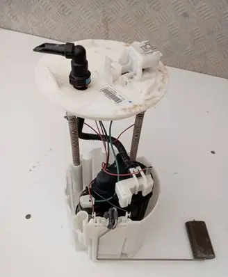 Opel Insignia A In-tank fuel pump 15776392