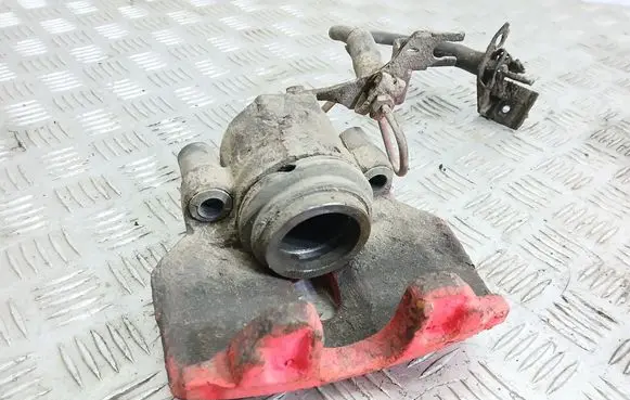 Volkswagen PASSAT B5.5 Front brake caliper