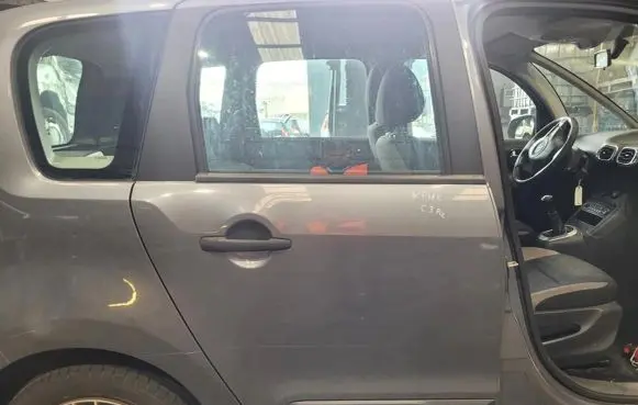 Citroen C3 Picasso Front door