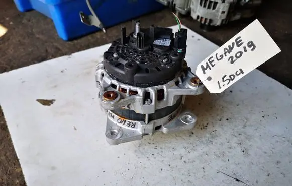 Renault Megane IV Generator/alternator 231004EA0A