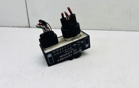 Volkswagen Golf IV Coolant fan relay 1J0919506K