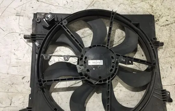 Nissan Qashqai Electric radiator cooling fan FS2079 M167587