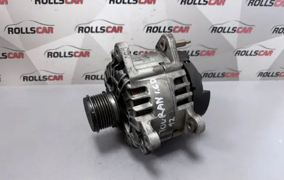 Volkswagen Touran II Generator/alternator 895958