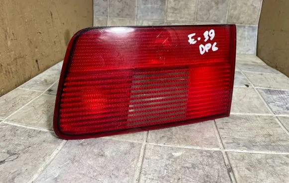 BMW 5 E39 Tailgate rear/tail lights 8361674