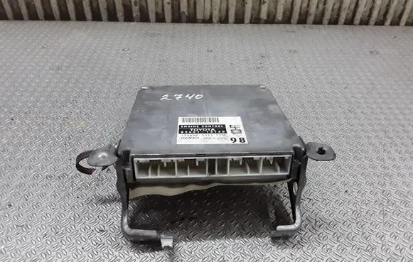 Toyota Corolla Verso E121 Engine control unit/module 8966113120