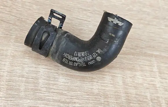 Audi A6 S6 C7 4G Engine coolant pipe/hose 04L121058S