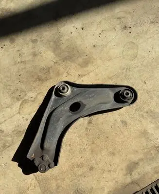 Citroen C3 Picasso Front lower control arm/wishbone 