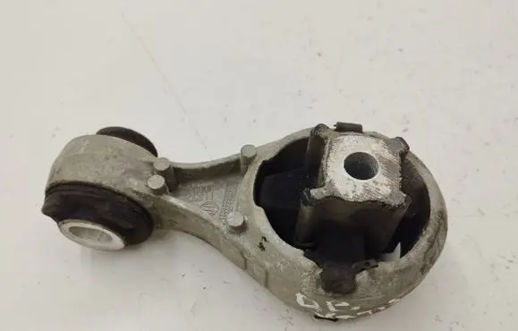 Nissan X-Trail T31 Engine mount bracket