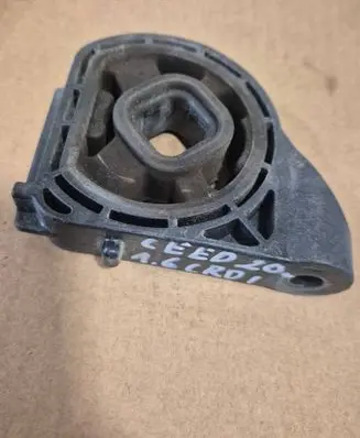 KIA Ceed Radiator mount bracket 