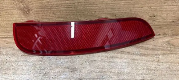 Volvo V50 Front reflector 30763345