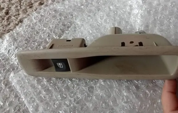 Renault Megane III Electric window control switch 829500004R