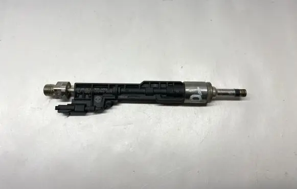 BMW 1 F20 F21 Fuel injector 7639994
