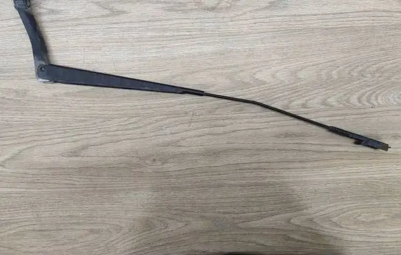 Volvo V70 Front wiper blade arm 30655615