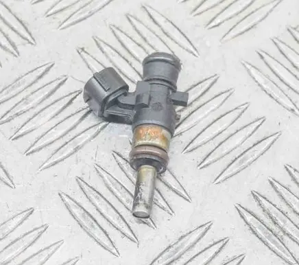 Volkswagen Golf VII Fuel injector 0280158266 06L906031A