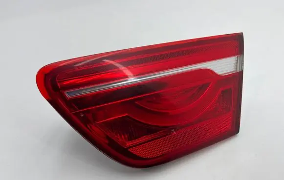 Jaguar XE Tailgate rear/tail lights
