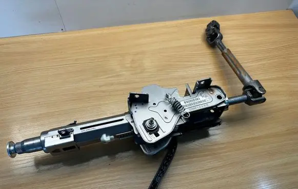 Steering wheel axle set