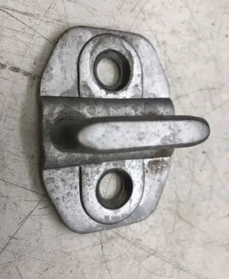 Jeep Renegade Front door lock loop/hook striker 22662