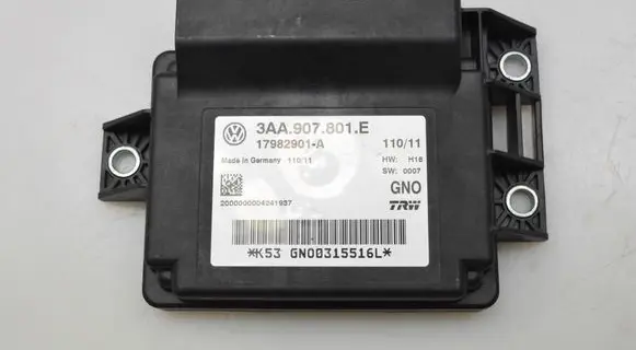 Volkswagen PASSAT B7 Hand brake control module 3AA907801E