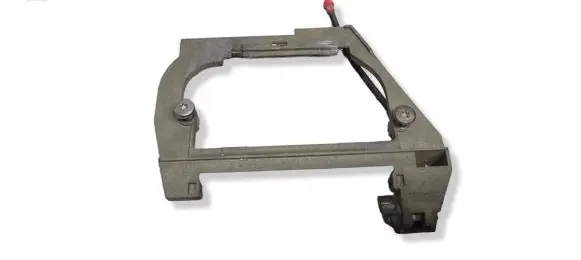 BMW 5 E39 Rear door exterior handle/bracket 51228236646