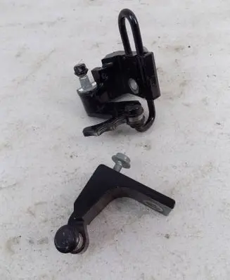 Volkswagen Multivan T5 Front door upper hinge 7H0831401B 7H0831411B