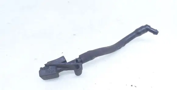 Volkswagen PASSAT B5 Windshield washer spray nozzle 3B0955985C