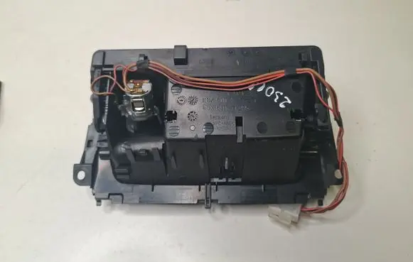 BMW 3 E90 E91 Ashtray (front) 7078571 7129555