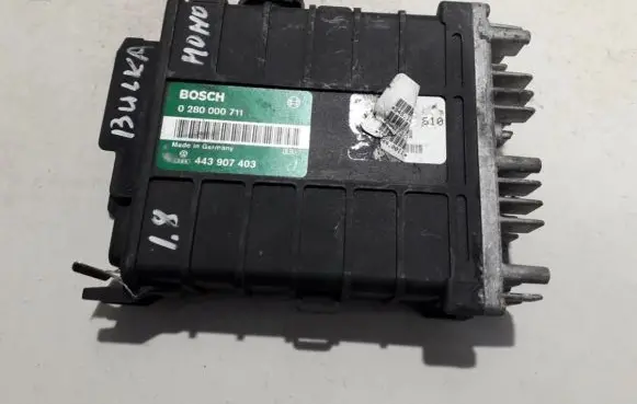Volkswagen PASSAT B3 Engine control unit/module 443907403 0280000711