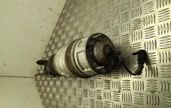 Volkswagen Touareg II Front air suspension shock absorber 7P6616039Q