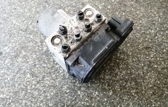 Volkswagen PASSAT B7 ABS Pump 3AA614109AF