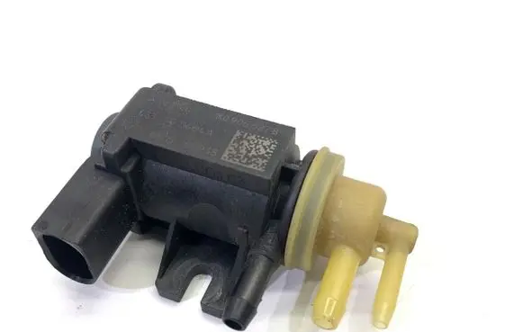 Volkswagen Golf VII Fuel pressure regulator 1K0906627B