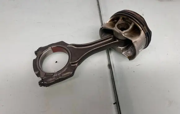 BMW 7 G11 G12 Piston with connecting rod 8665195 11258665195 7852246