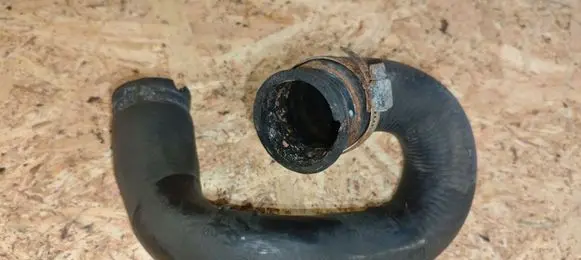 Opel Zafira A Engine coolant pipe/hose