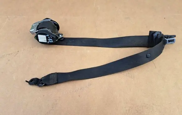 Mercedes-Benz Sprinter W906 Front seatbelt 