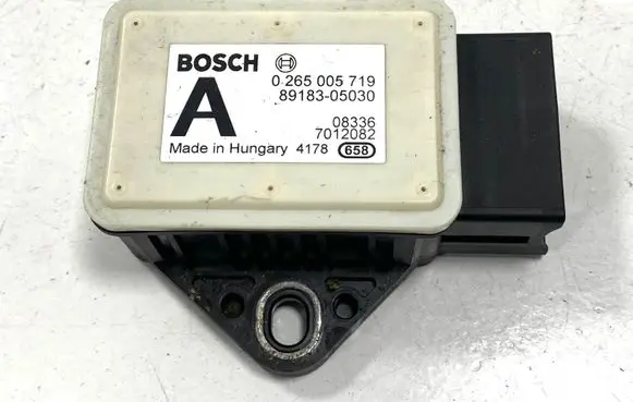 Toyota Avensis T270 ESP acceleration yaw rate sensor 8918305030 0265005719 08336