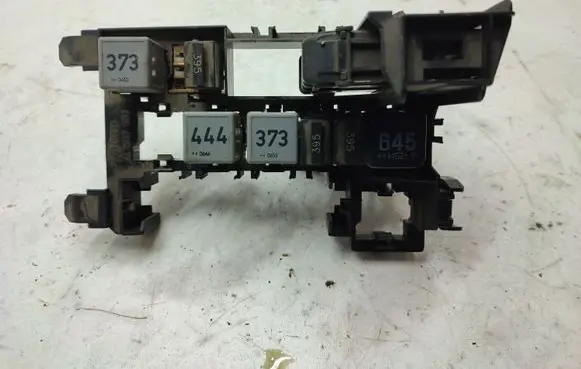 Audi Q7 4L Relay mounting block 4L1937503