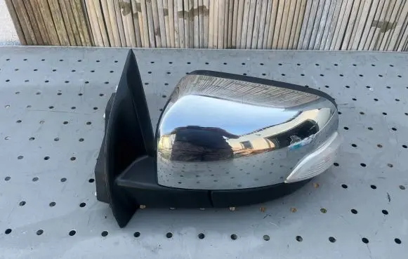 Ford Ranger Front door electric wing mirror 227032017